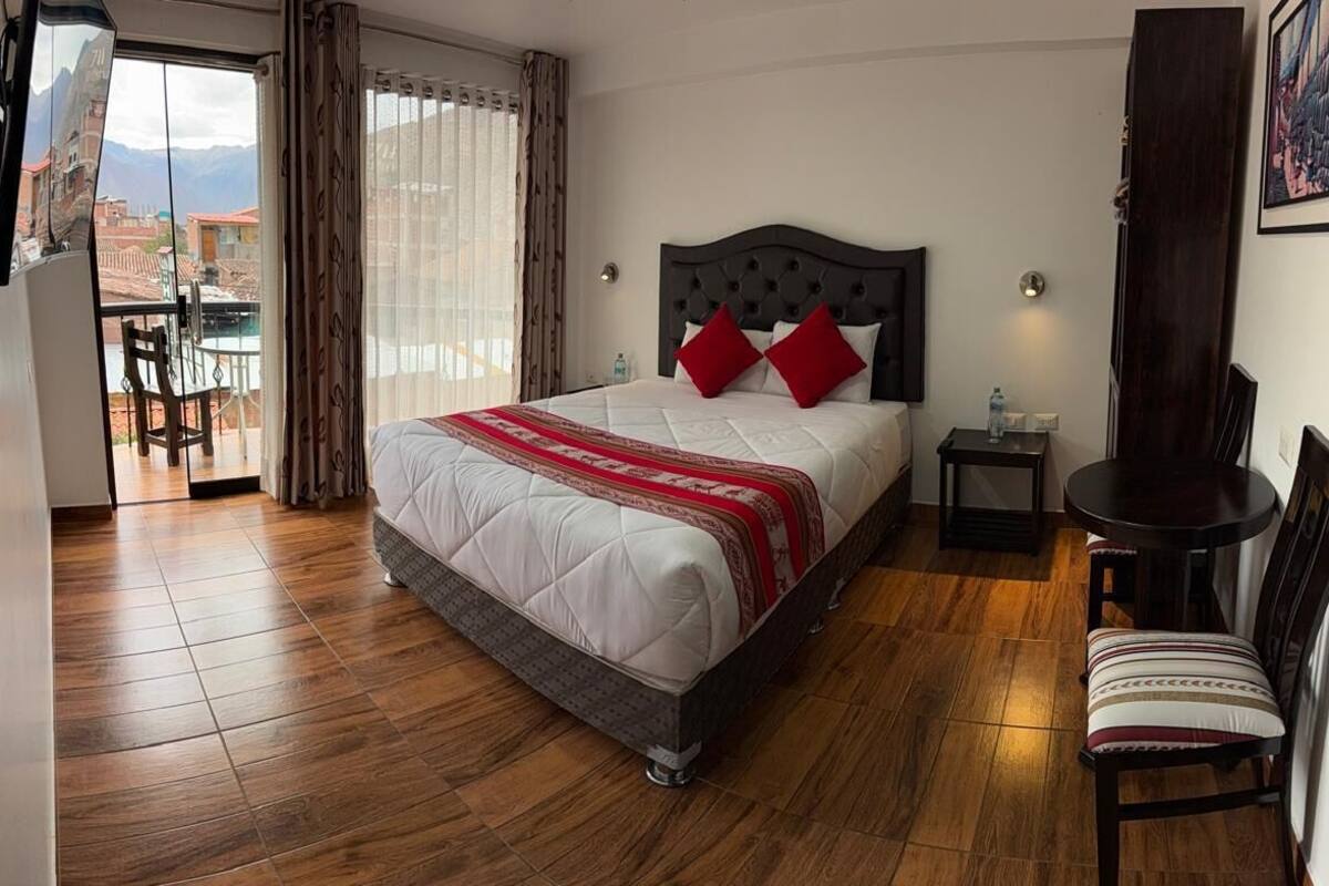 Doppia panoramica, vista città | Wi-Fi gratuito, lenzuola