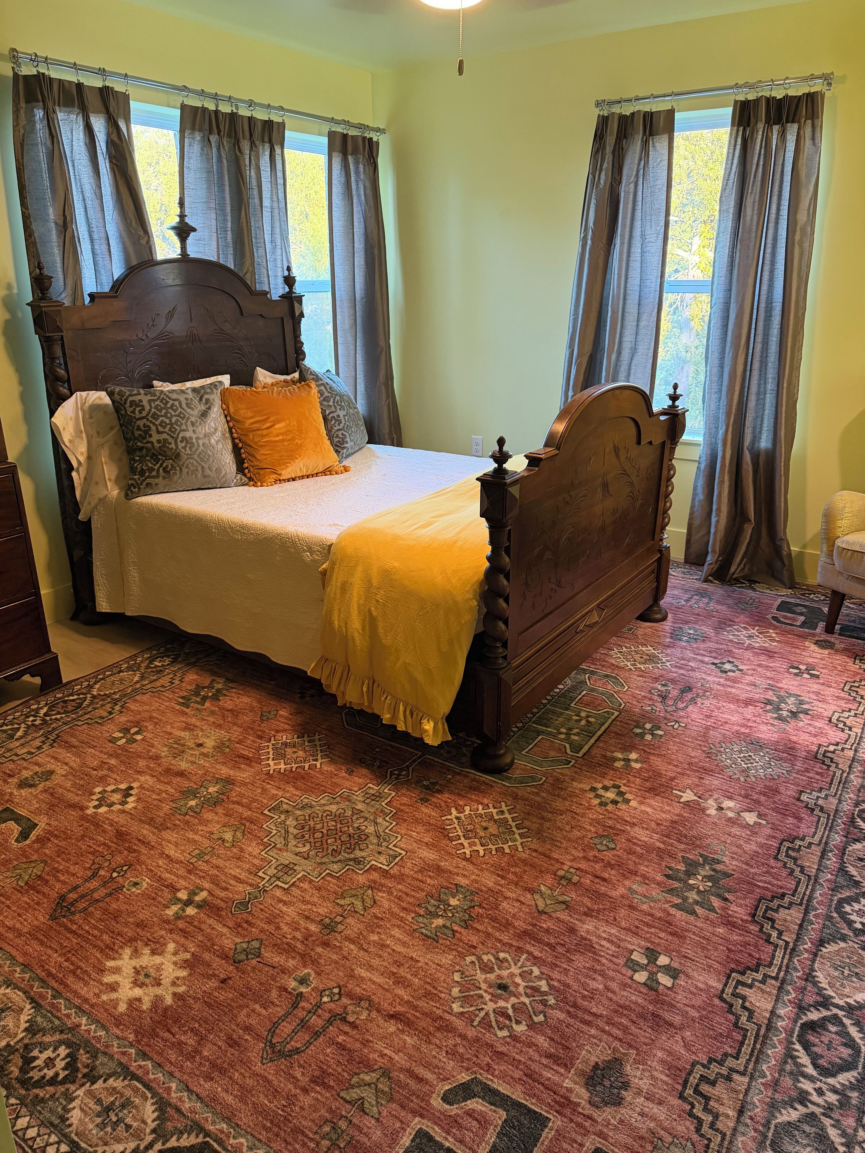 Een strijkplank/strijkijzer, gratis wifi, beddengoed