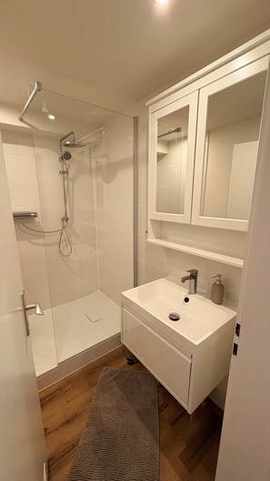 Doccia, asciugacapelli, asciugamani