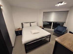 1 bedroom, desk, iron/ironing board, travel cot - ✨ Peaceful City Retreat in the Heart of York ✨ (York)