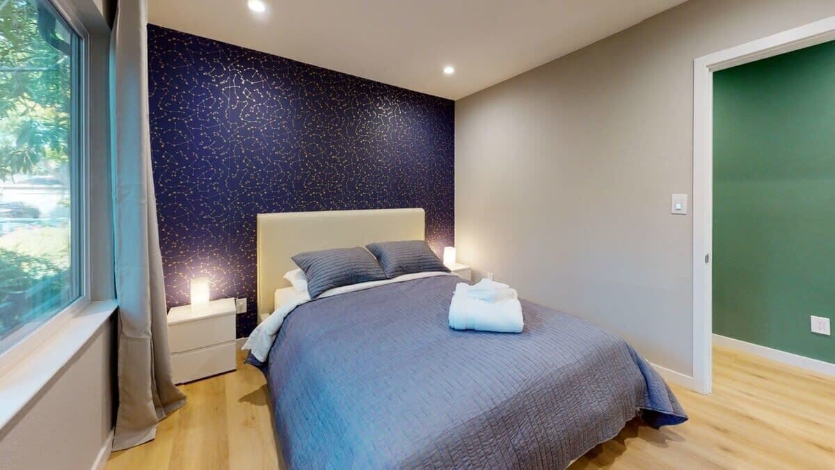 House (3 Bedrooms) | 3 bedrooms, desk, laptop workspace, iron/ironing board