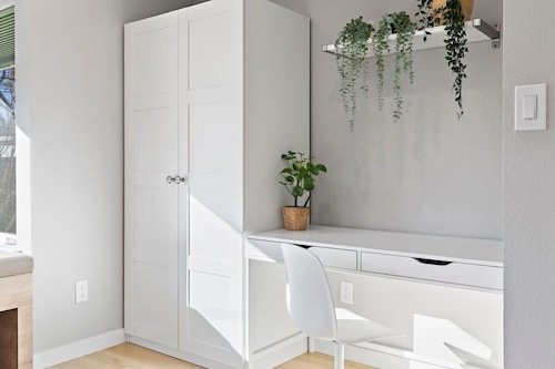 @ Marbella Lane - SJ Designer Home 3BR Ldry+p