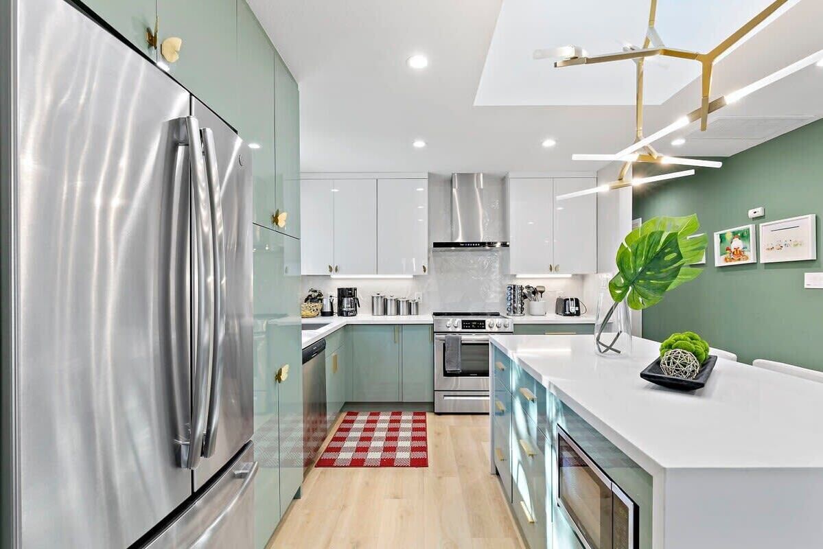 Maison (3 Bedrooms) | Cuisine privée | Cafetière-théière, bouilloire électrique, table de salle à manger