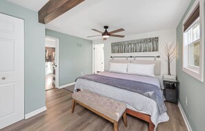 3 Schlafzimmer, Schreibtisch, Reisekinderbett, kostenloses WLAN