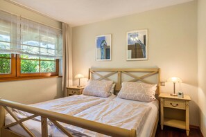 1 bedroom, WiFi, bed sheets - Apartment Haus Am Wald with Mountain View, Shared Terrace and Wi-Fi (Münstertal)
