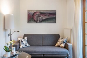 TV, stereo - Apartment Haus Am Wald with Mountain View, Shared Terrace and Wi-Fi (Münstertal)