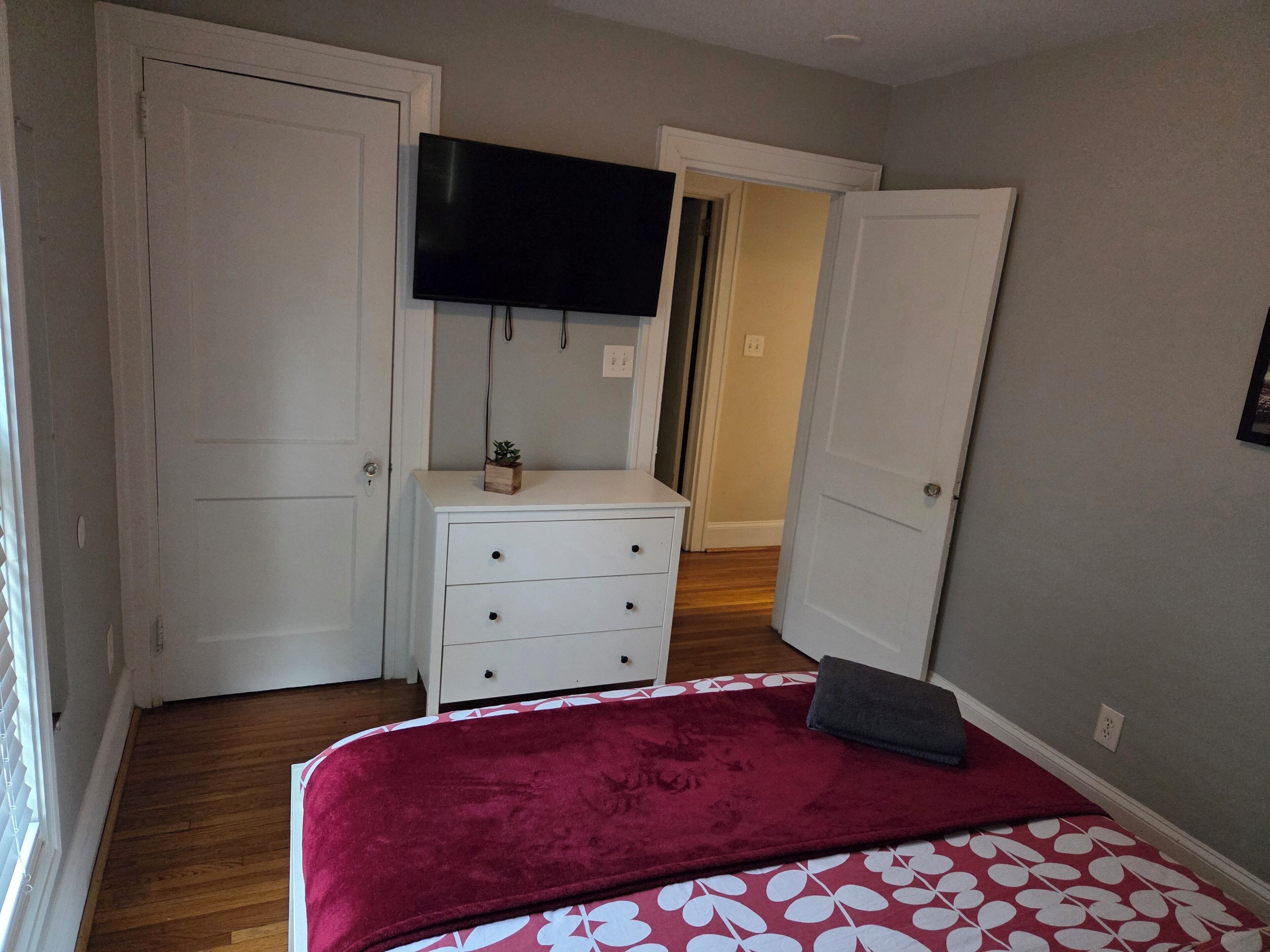 Strykejern/-brett, wi-fi og sengetøy