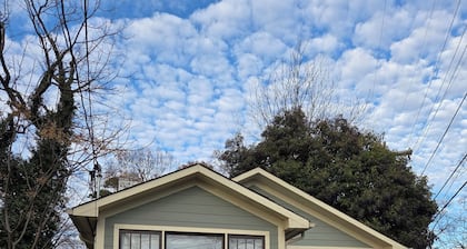 Fabulous 2-bedroom cottage in Charlotte. Pet friendly and high speed internet!