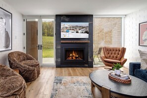Interior - Easy Walk to Ski Lifts - Private Hot Tub - Views! (Park City)