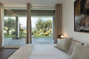 Iron/ironing board, free WiFi, bed sheets - Brightline Villa 8, Emma Villas (Todi)