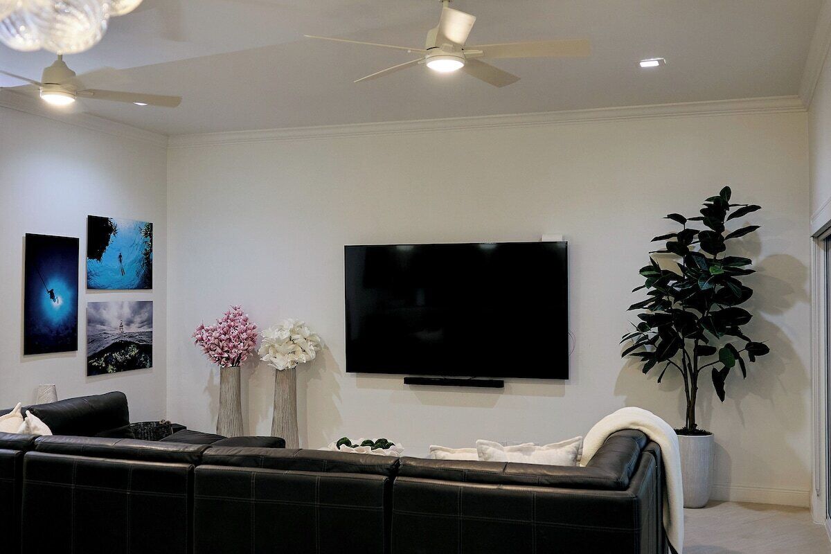 Room, 5 Bedrooms, Private Pool | Room amenity