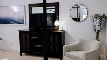 Kamer, 5 slaapkamers, privézwembad | Woonkamer