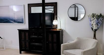 Room-escape to Paradise In West End Old