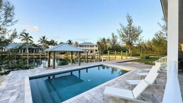 Alberca al aire libre