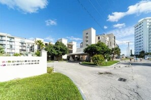 Dortoir Partagé, 2 chambres, balcon, vue jardin | Enceinte de l’hébergement