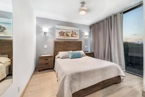 2 bedrooms - Room-elegant Condo in Coral Beach on the (Freeport)
