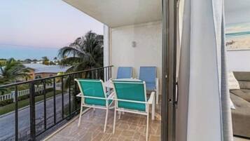 Gemeinsamer Schlafsaal, 2 Schlafzimmer, Balkon, Gartenblick | Balkon