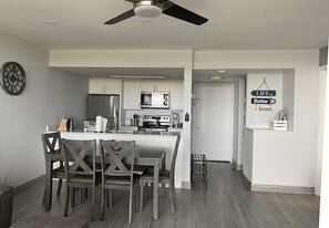 Shared Dormitory, 2 Bedrooms, Balcony, Garden View | Dining room