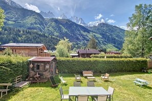 Outdoor dining - Chamonix base camp (Chamonix-Mont-Blanc)