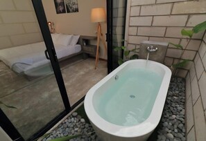 Deluxe Room, 1 Katil Kelamin (Double) | Bilik Mandi | Selipar, sabun, tisu tandas