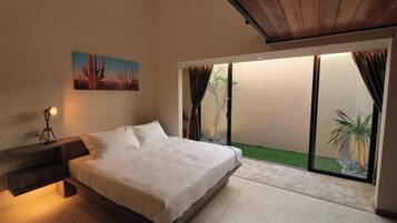 Iron/ironing board, free WiFi