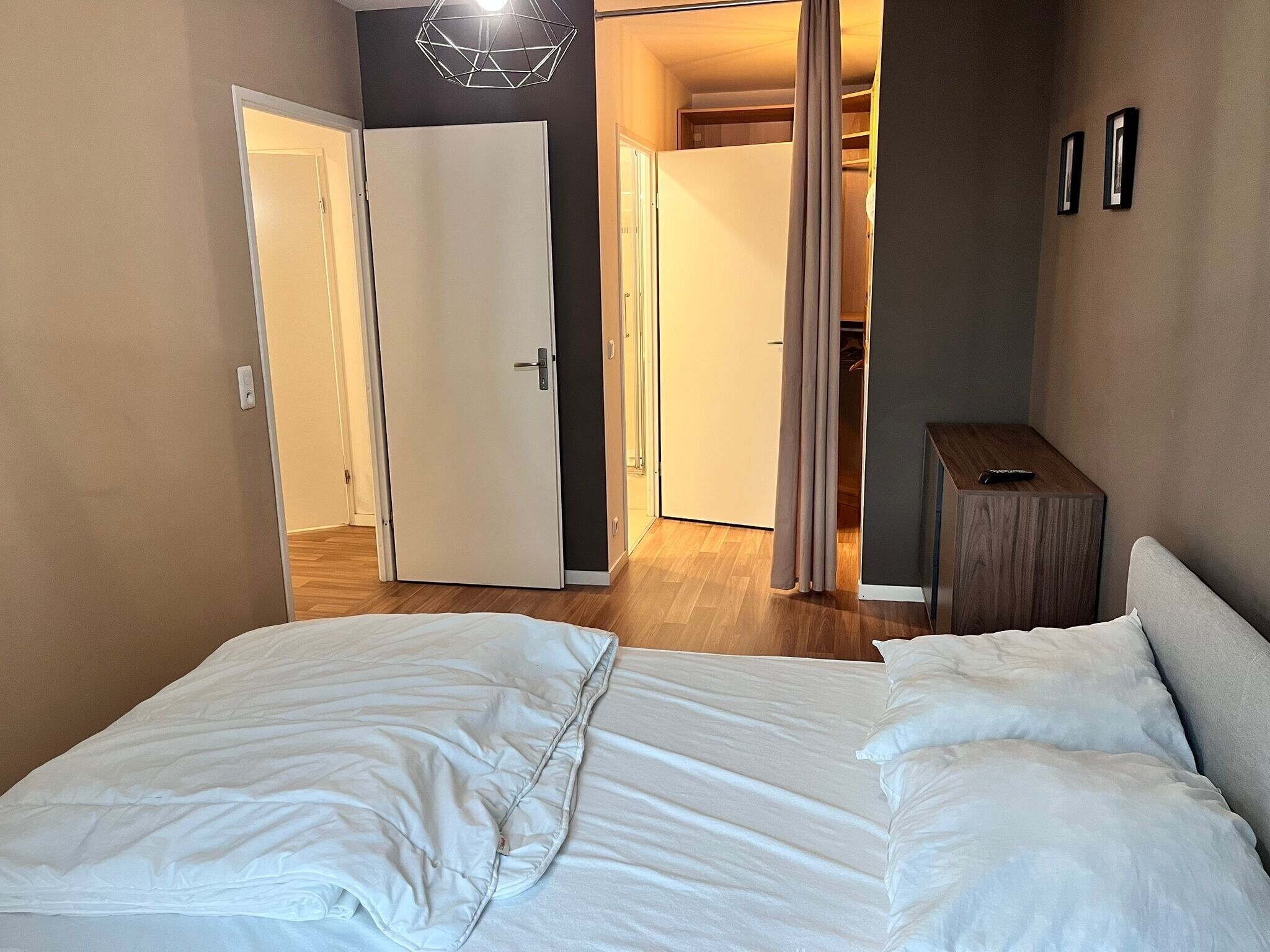 1 chambre, fer et planche à repasser, Wi-Fi, draps fournis