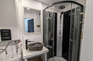 Shower - Getaway near the beach of Sables-d'Olonne (Les Sables-d'Olonne)