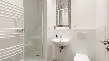 Dutxa, assecador de cabells i tovalloles