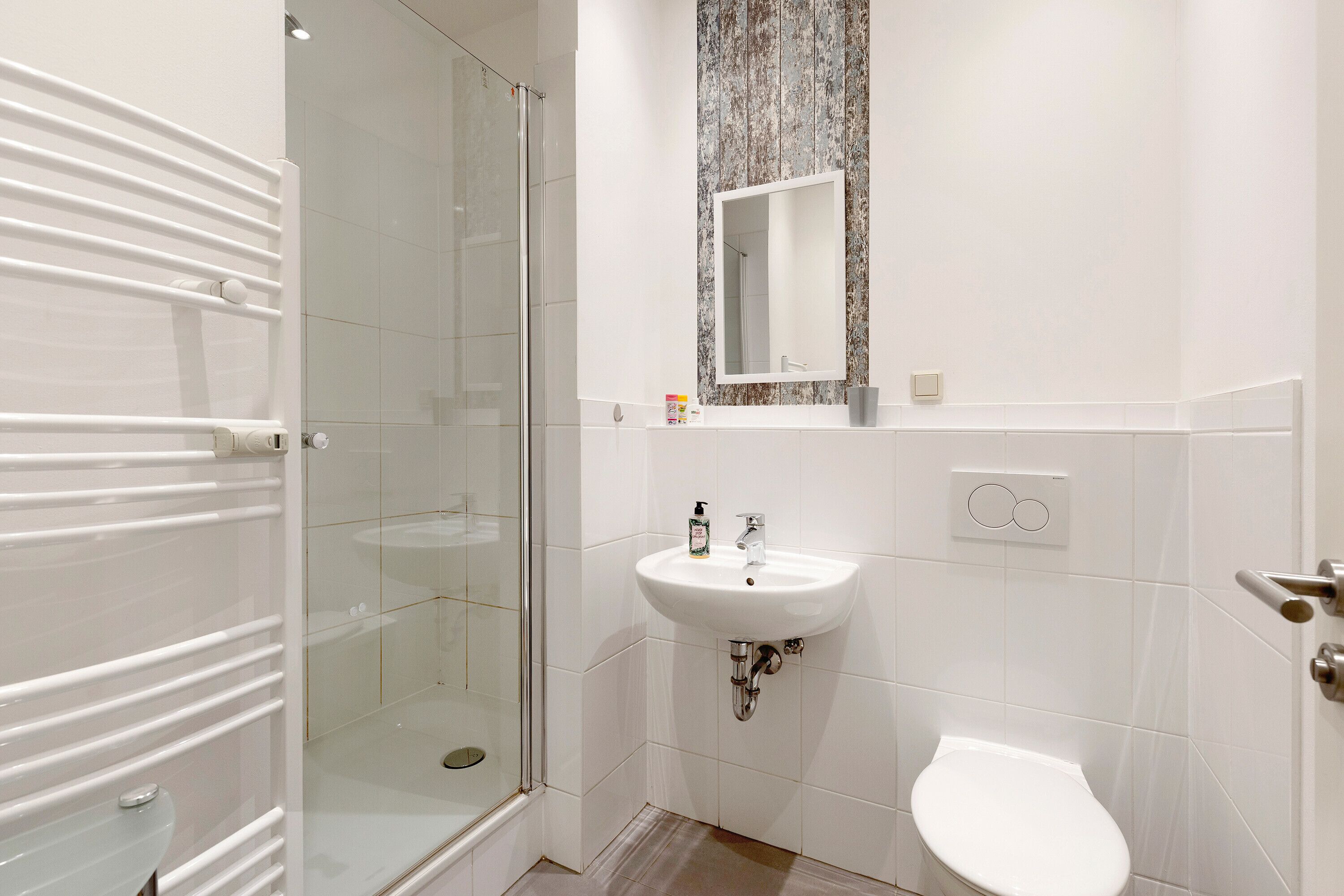 淋浴设施、吹风机、毛巾