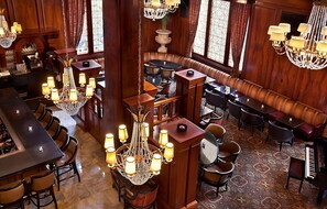 Dining - Elegant King Penthouse | Spacious Top Floor Suite w/ Stunning Views (Portland)