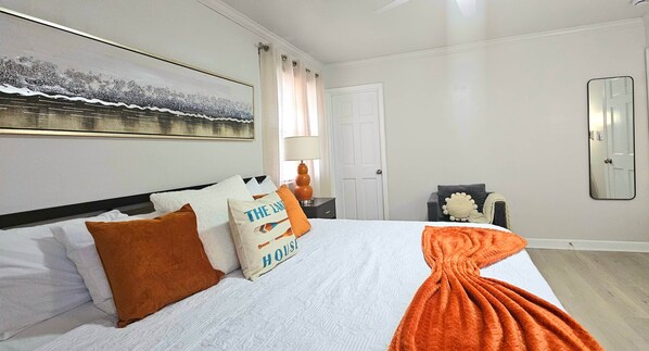 4 bedrooms, iron/ironing board, WiFi, bed sheets