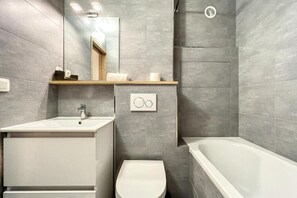 Hair dryer, towels, toilet paper - Le Caribou - your alpine cocoon in the heart of the mountains (Chamonix-Mont-Blanc)