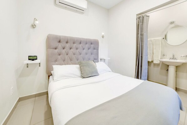 1 bedroom, iron/ironing board, WiFi