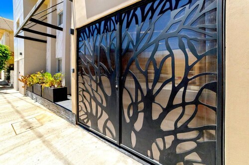 ChillPlace/PrivateBalcony 10min walk d`Border