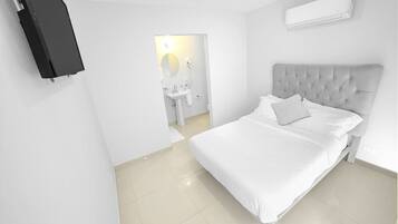 1 bedroom, desk, iron/ironing board, WiFi