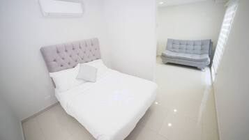 1 bedroom, desk, iron/ironing board, WiFi