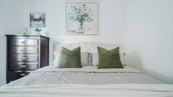 4 habitaciones, escritorio, tabla de planchar con plancha y wifi gratis