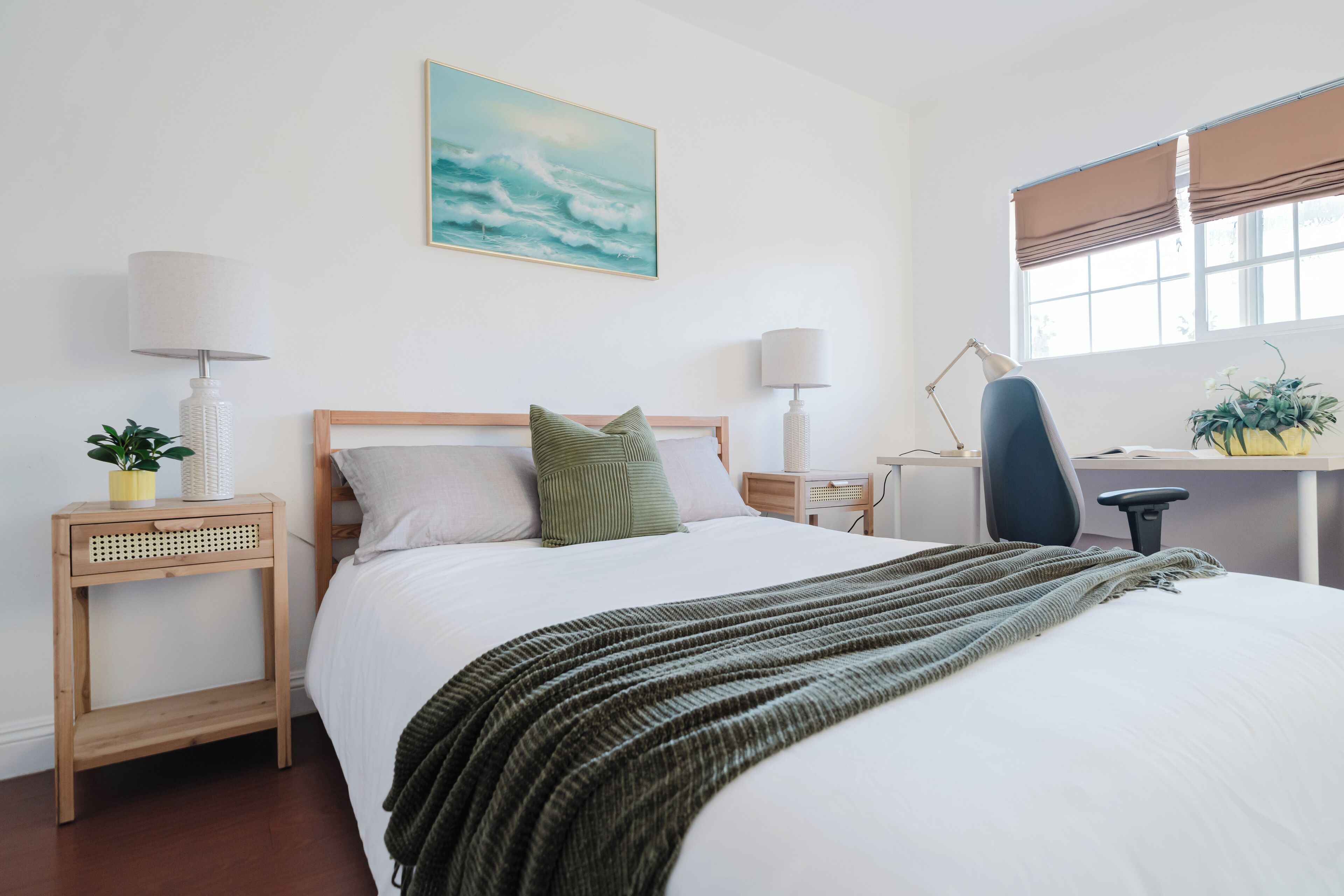 4 slaapkamers, een bureau, een strijkplank/strijkijzer, gratis wifi