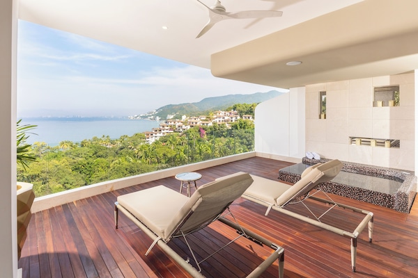 Suíte, 1 cama King, sacada, vista para o mar | Terraço/pátio