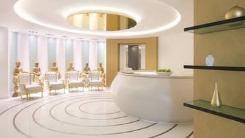 Couples treatment room(s), sauna, hot tub, steam room