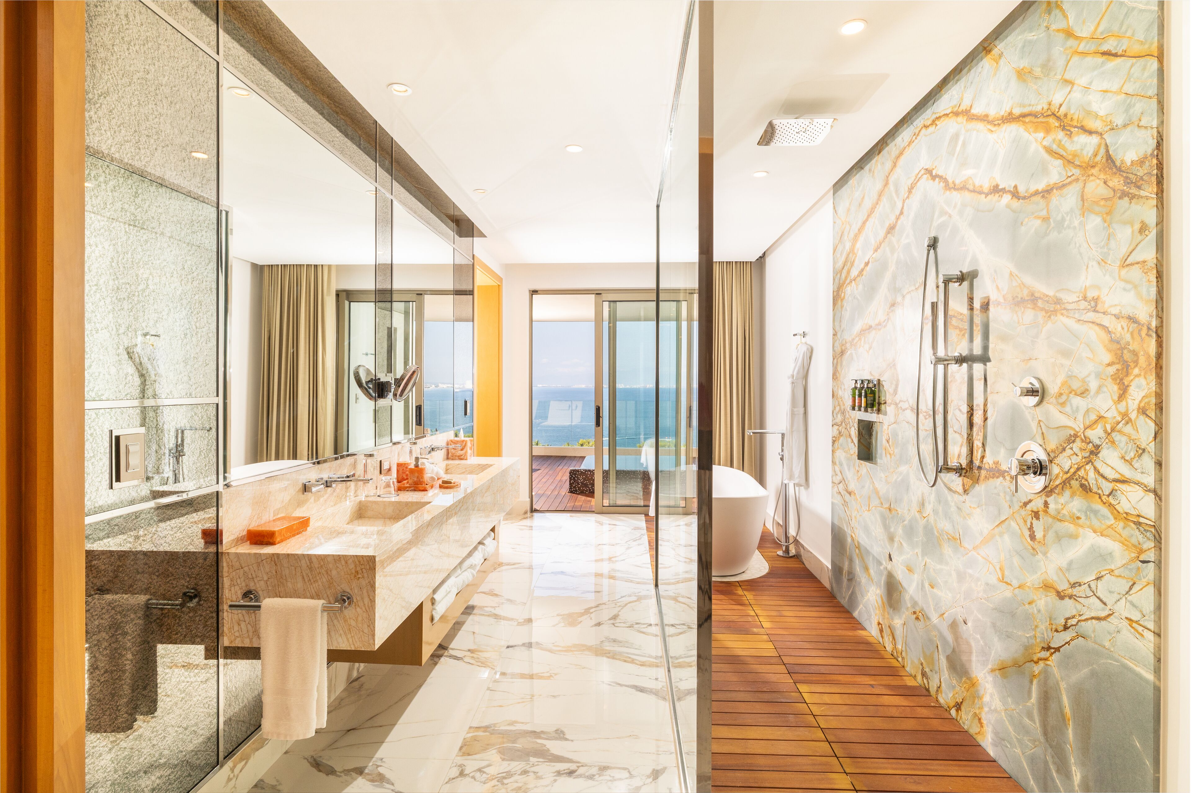 Amenidades de baño gratuitas, secadora de cabello, toallas, jabón 