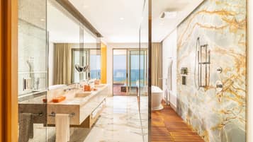 Amenidades de baño gratuitas, secadora de cabello, toallas, jabón