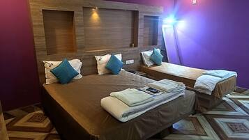 Basic Double or Twin Room, City View | In-room safe, soundproofing, iron/ironing board, wheelchair access