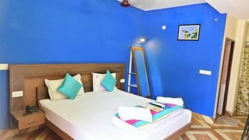 Basic Double or Twin Room, City View | In-room safe, soundproofing, iron/ironing board, wheelchair access