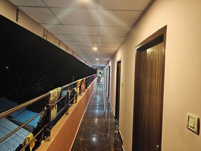 HOTEL SHREESH NEIL