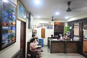 المنشأة من الداخل