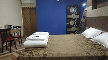 Zimmersafe, schallisolierte Zimmer, Bügeleisen/Bügelbrett