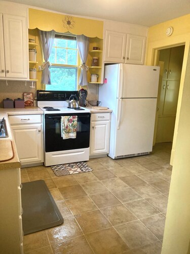 3-bedroom home in Martinsville near Speedway,Museums,Trails and Shopping/Dining