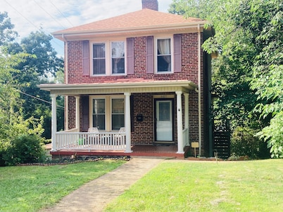 3-bedroom home in Martinsville near Speedway,Museums,Trails and Shopping/Dining