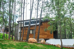 المنشأة من الخارج